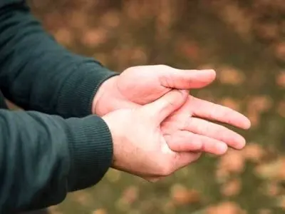 سرمای زمستان با دست و پا چه می‌کند؟