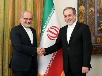 دیدار سفیر جدید ایران در ایرلند با وزیر امور خارجه