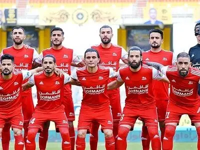 تراکتور «استارت» می‌پوشد