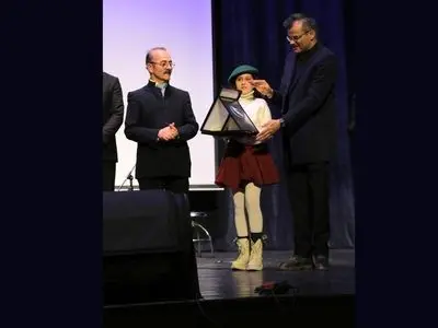 جشن شب یلدا در سنگلج برگزار شد/ اهدای لوح نشان نوروز به فعالین اجتماعی در جنگ ۱۲ روزه 