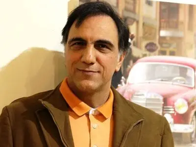 «در خواب دیگران» به حسن فتحی تقدیم شد