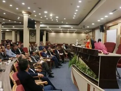 نشست صمیمی معلمان درس پژوهنده قم با استاد دانشگاه ژاپن