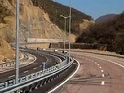 کاهش ۲۰.۵ درصدی تردد در محورهای برون‌شهری/ ممنوعیت تردد در ۱۲ محور به دلیل مداخلات جوی