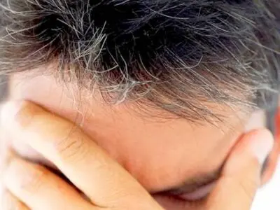 موهای سفید یا خاکستری را از ریشه نکنید