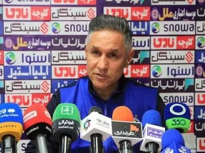 مربی استقلال: 20 هفته صدر جدول بودیم/ منتظر لغزش پرسپولیس می‌مانیم
