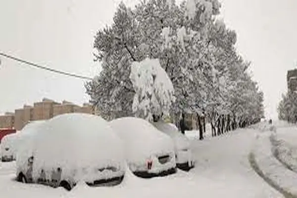 بارش شدید برف در ۶ محور گیلان / تداوم انسداد در محور پونل- خلخال