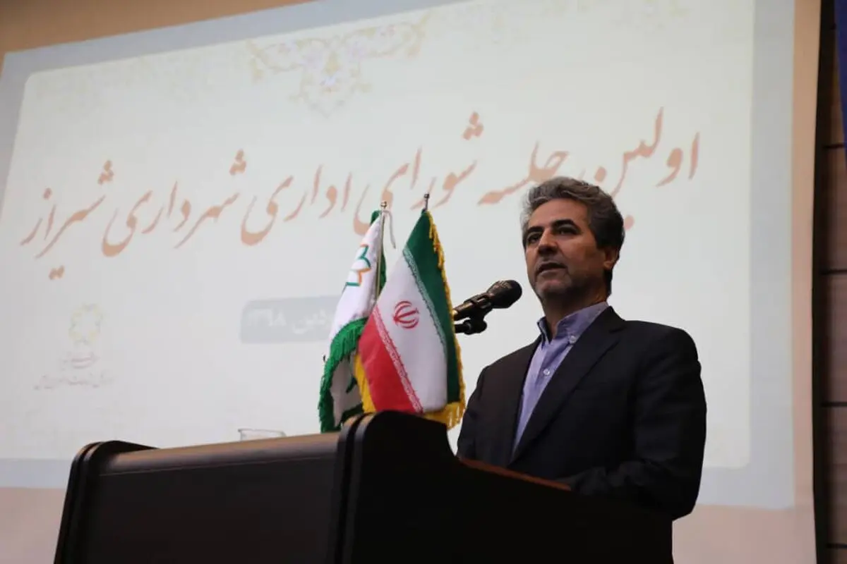 شهرداران مناطق با راه‌اندازی نهضت آسفالت مشکلات معابر را رفع کنند/ امسال ۱۰ پروژه شاخص را اجرا و افتتاح می‌‌کنیم