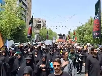 دسته عزاداری مردمی در حمایت از ولی امر مسلمین جهان + فیلم