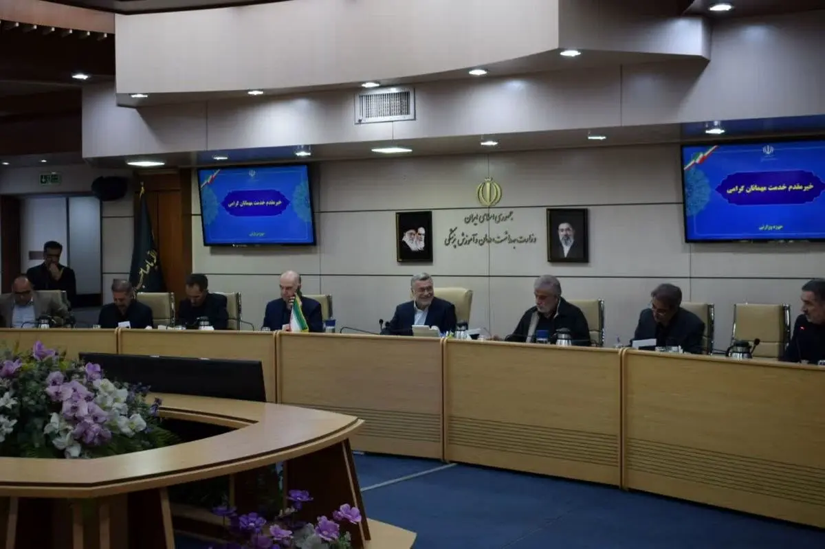 تأکید نمایندگان به استفاده از خیرین سلامت تا ضرورت پیگیری موضوع گرانی دارو در نشست با وزیر بهداشت