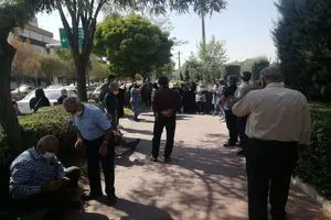 بازنشستگان: معیشت، منزلت و درمان رایگان حق مسلم ما است