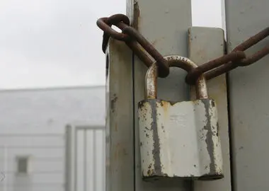سرمایه‌گذاران پشت دیوار بروکراسی در فارس متوقف می‌مانند/ مسئولان به وعده‌های خود درباره احیای ITI عمل نکردند/ منابع استان نباید به تأمین مالی سایر استان‌ها منجر شود