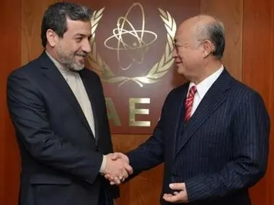 Araqchi and Amano discuss Iran-IAEA cooperation with Amano