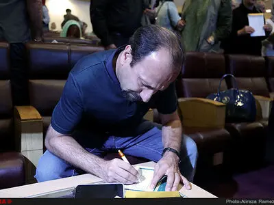اصغر فرهادی در ساخت بیمارستان مشارکت کرد+ فیلم