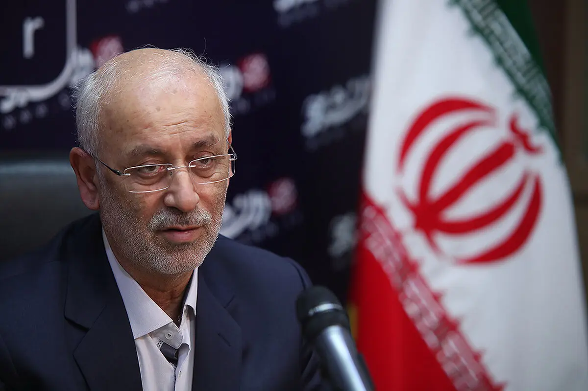 از ورود خودروسازان خارجی استقبال می‌کنیم/ دولت مذاکره کند