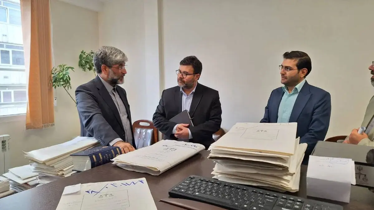 بازدید سرزده رئیس کل دادگستری استان تهران از مجتمع قضایی شهید مدنی