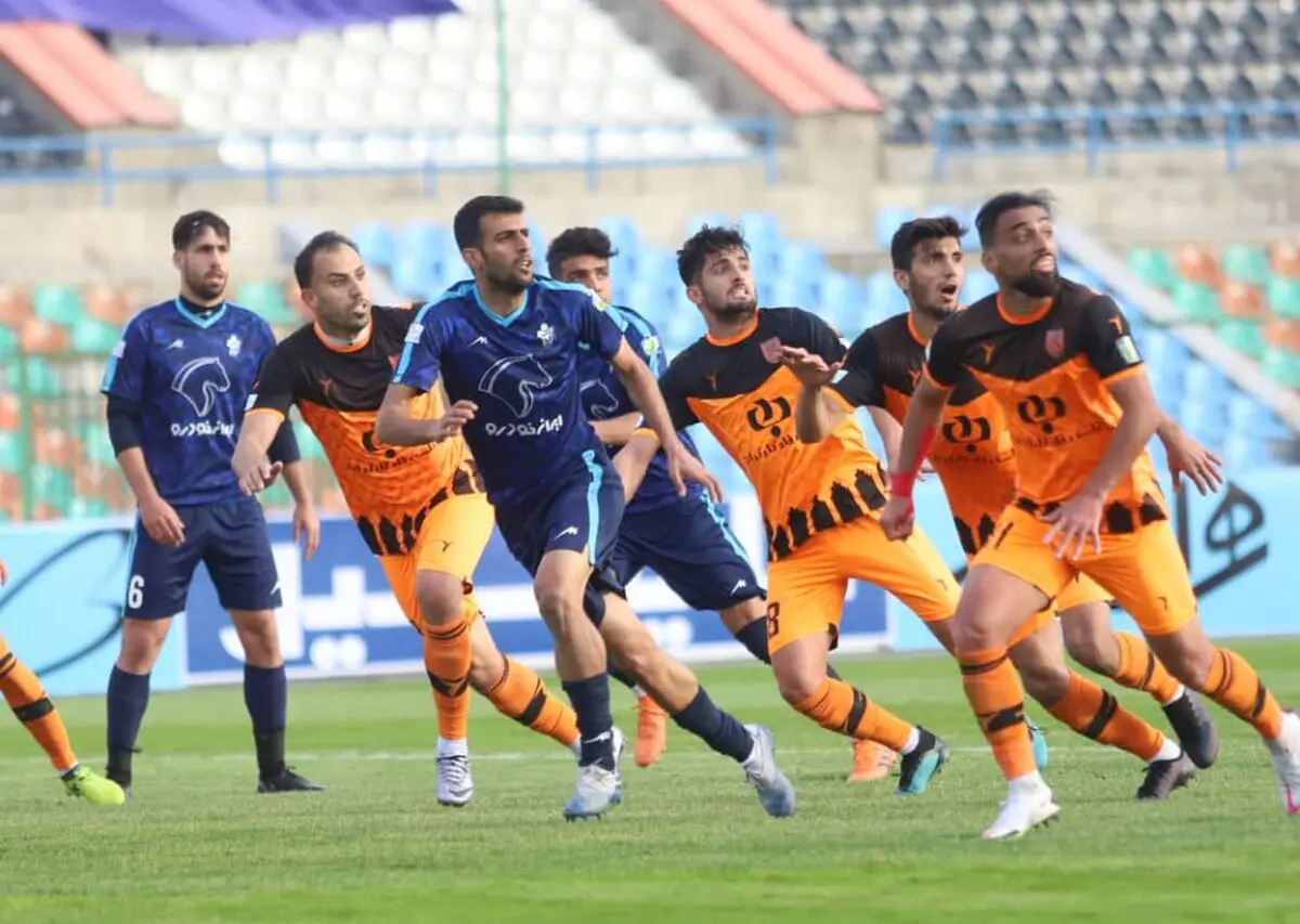 ویدیو: ورود بازیکنان مس و استقلال به ورزشگاه