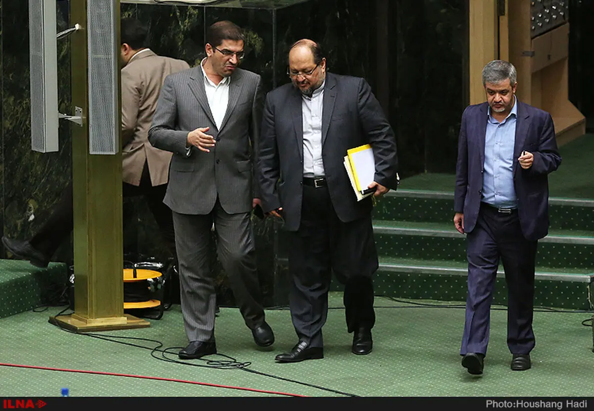 شریعتمداری به عنوان وزیر صنعت، معدن و تجارت انتخاب شد