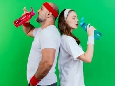عوارض و خطرات ایستاده آب خوردن