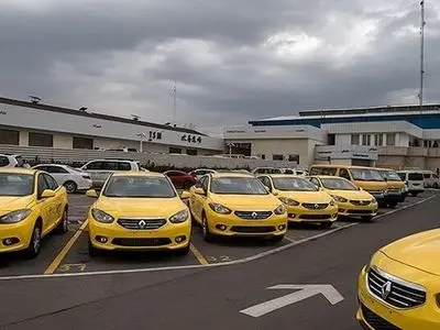 خودروها را بدون سند به خانم‌ها فروختند/ بیمه و سهمیه لاستیک نداریم