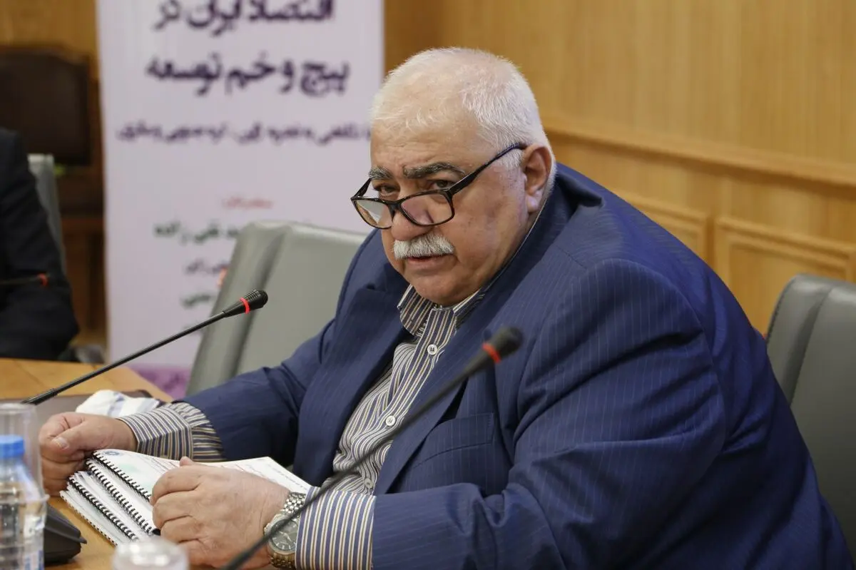 نابسامانی اقتصاد ما ناشی از سوء مدیریت‌هاست