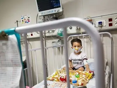 بستری کودکان تا ۶۰ درصد افزایش یافته است/ تعداد قابل توجهی از کادر درمان به کرونا مبتلا شده‌اند