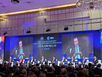 ساختار تشکل‌های کارگری متناسب با تغییرات ساختار بازار کار تغییر کند