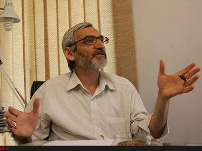 مرحوم نخعی در مقابله با تهاجم برخی گروه‌های سیاسی نقش موثری داشت
