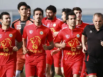 مطهری از بیمارستان مرخص شد/ تمرینات نفت عصر امروز برگزار می شود