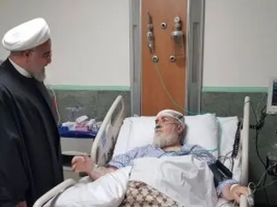عیادت رییس جمهوری از حجت‌الاسلام والمسلمین شهیدی