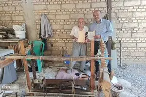 تجلیل از پیشکسوتان عبابافی و نمدمالی بهبهان/ حمایت از هنرمندان ادامه دارد