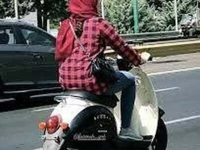 ماجرای گواهینامه موتور بانوان به کجا می‌رسد؟/فیلم