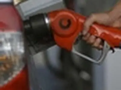 کاهش مصرف بنزین باوجود افزایش تعداد خودرو در کشور
