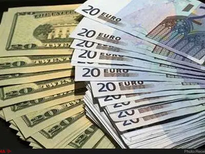 إیران وروسیا تبحثان إبعاد الدولار والیورو