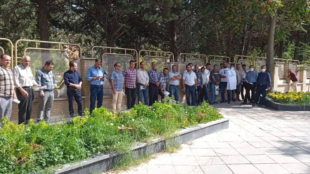 کارگران بیکار شده روغن نباتی جهان به استانداری مراجعه کردند/ بلاتکلیفی در وضعیت اشتغال 