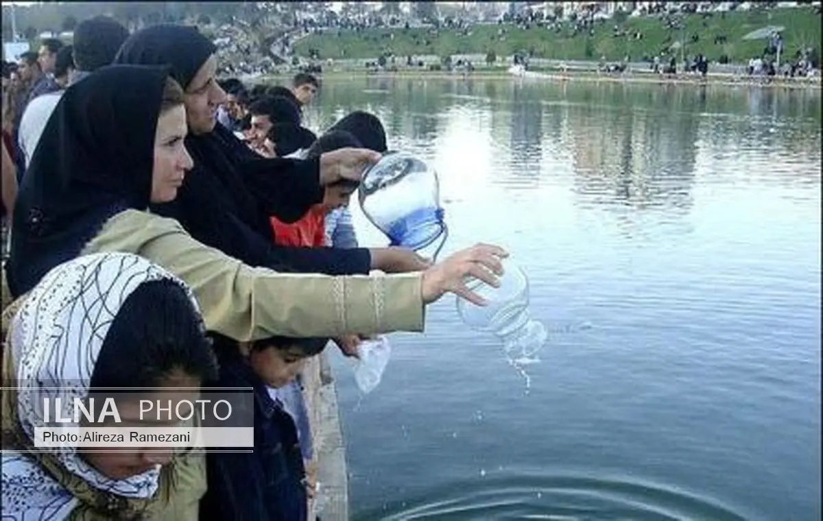 جشنواره رهاسازی ماهیهای قرمز در استخرهای طبیعت شهر قزوین