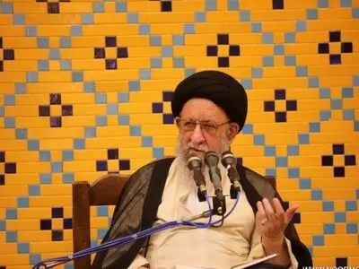 برخی به دنبال جدا کردن امام حسین(ع) از مردم هستند