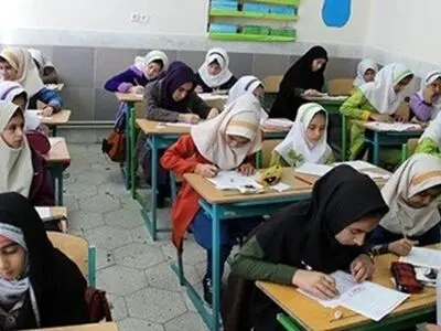 بنیاد ملی نخبگان راتبه تحصیلی «دانای ایران» را به دانش‌آموزان منتخب اعطا می‌کند