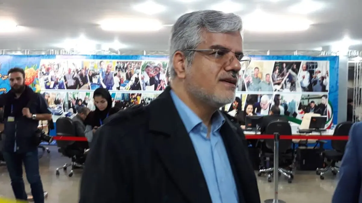 صادقی برای ثبت‌نام در انتخابات مجلس به وزارت کشور آمد