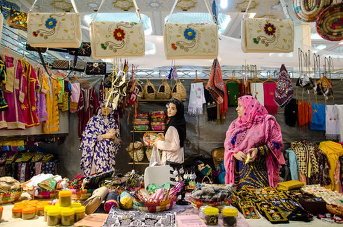 پنجشنبه بازار هنر و صنایع دستی را گسترش دهیم 