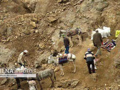 کارگری در آلبلاغ برای هر کیلو سنگ معدن  ۵ هزار تومان است 