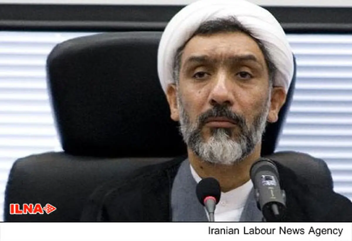 افراد نباید به بهانه دلواپسی منافع شخصی خود را در نظر بگیرند