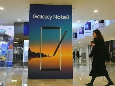Samsung criticized for limiting access to Galaxy Store Services