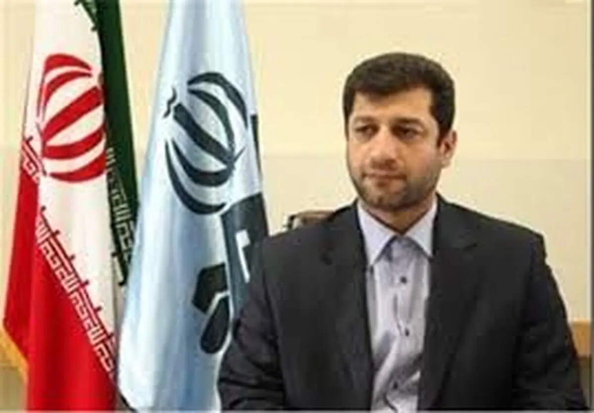 دشمن در حوزه سیاسی در صدد دو قطبی کردن کشور است