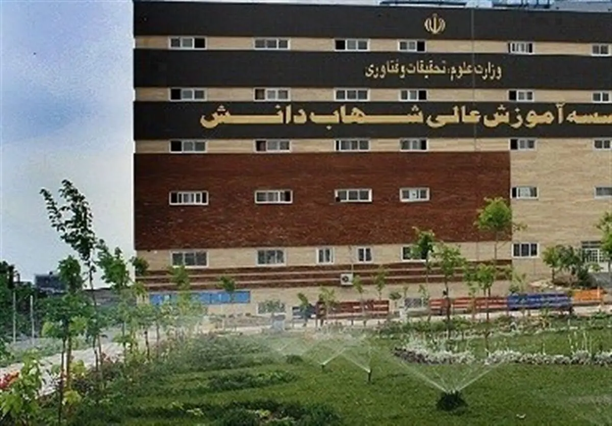 پرونده‌های دانشجویانِ دانشگاه منحل شده مهر اراک در گونی‌های آرد ارسال شد/ نمرات پاک شده و وضعیت نامشخص ۳ هزار دانشجو!
