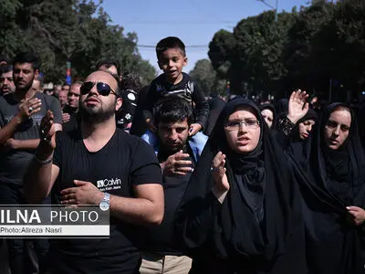 مردم قزوین در سوگ سقای دشت کربلا