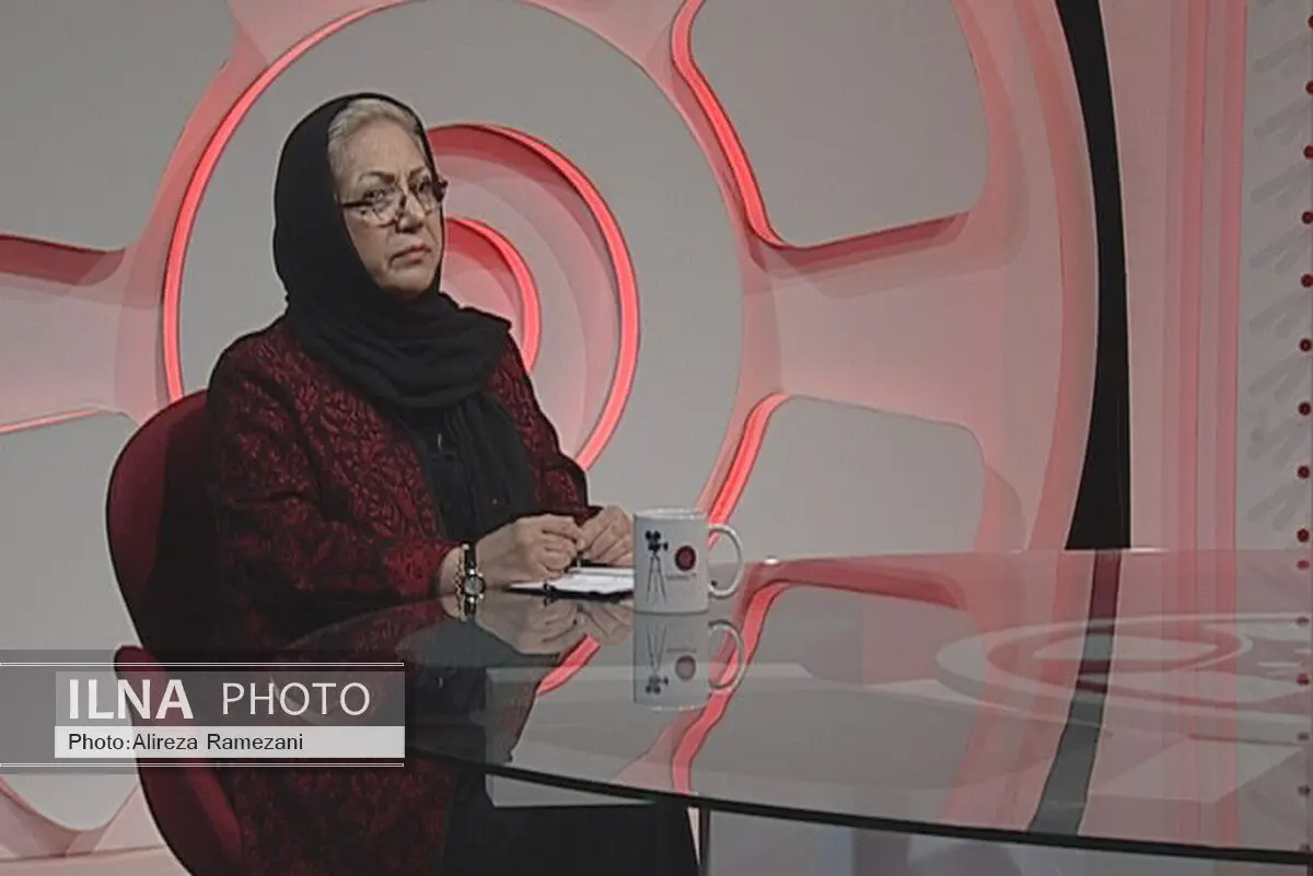 کسانی که باید پاسخگو باشند به فیلمساز اجتماعی حمله می‌کنند