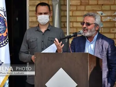 حسن صادقی: شعار همسان‌سازی ندهید، مزد را واقعی کنید! 