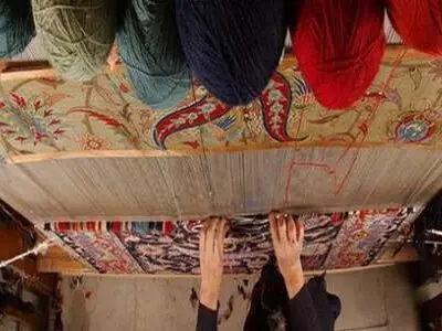 تنها 40 درصد بافنده‌های یزد مشمول بیمه هستند 