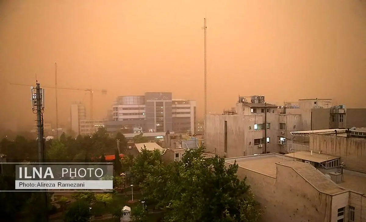 باد شدید تهران را خاکستری کرد