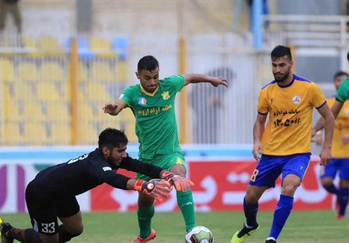 فرعباسی: شریفات داد زد، داور من را اخراج کرد!